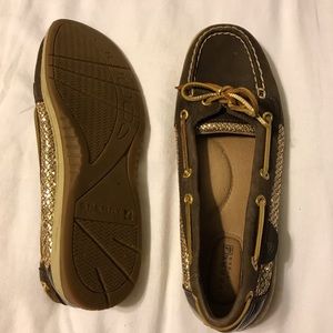 Sperry Shoes - Never wear, only worn a few times. Sperry Shoes - Never wear, only worn a few times.